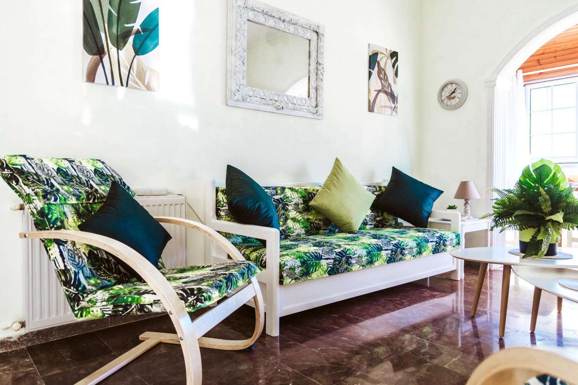 Achilleion Holiday Home *